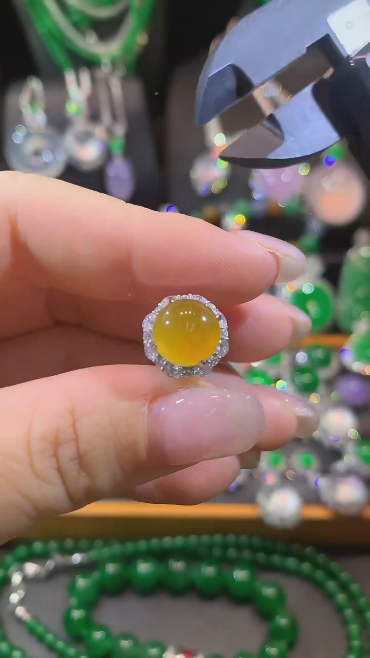 翡翠戒指18K金镶嵌戒指