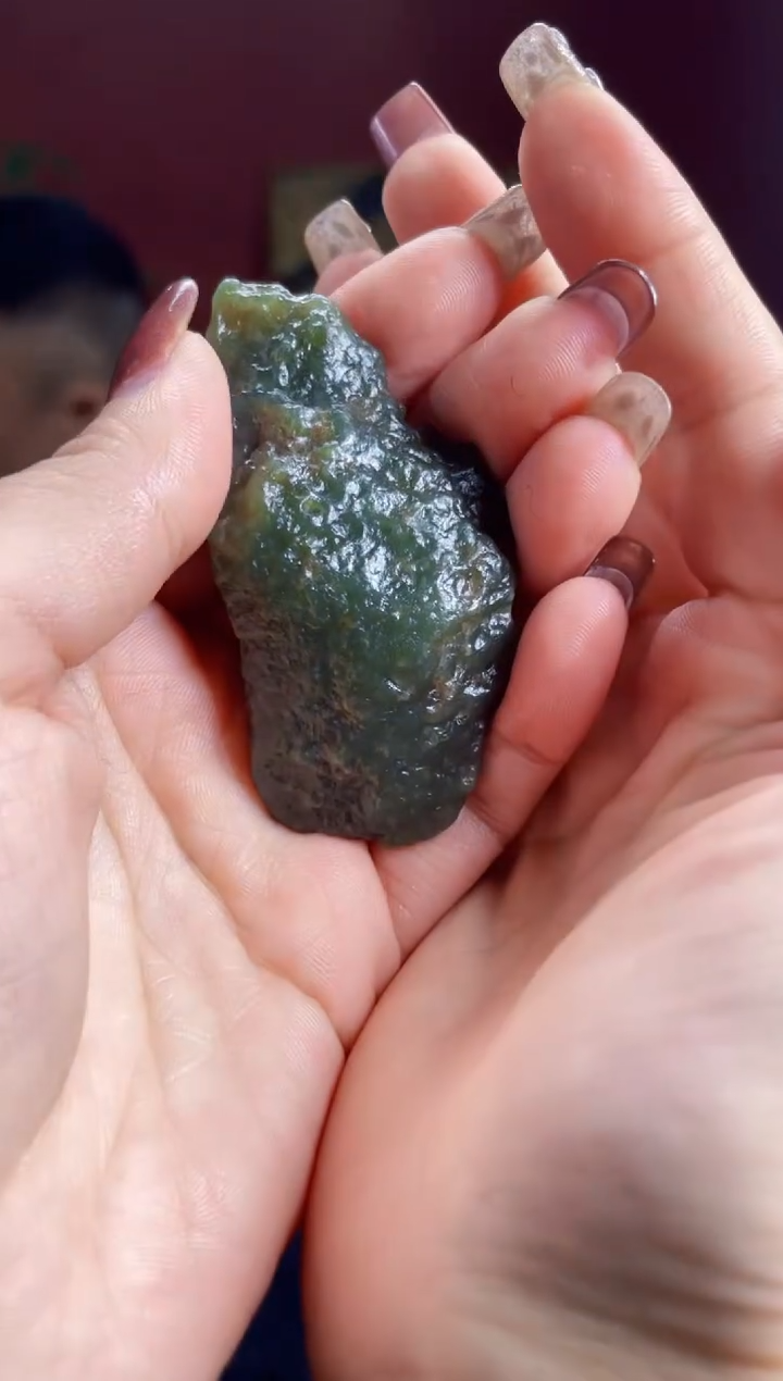 未镶嵌和田玉把件戈壁料