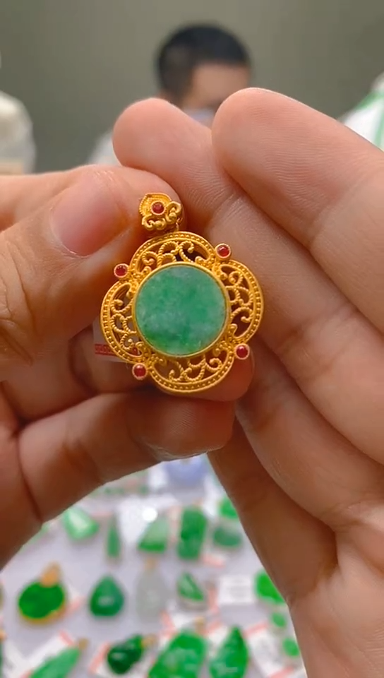 【闪购商品】翡翠颈饰18K金镶嵌 新号开播，全场乱卖