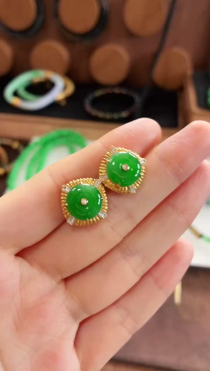 18K金镶嵌翡翠耳饰耳饰