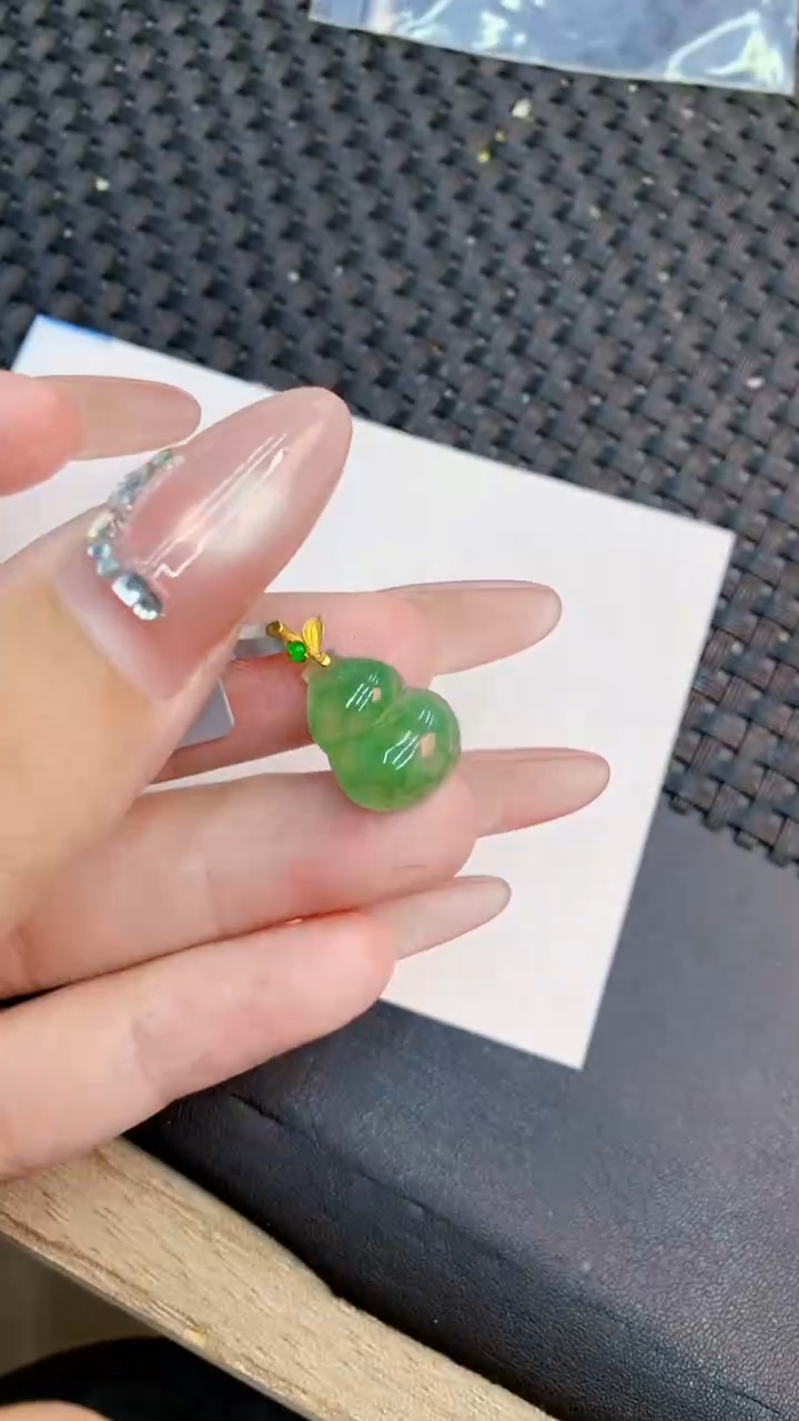 翡翠18K金镶嵌吊坠(不含链)1