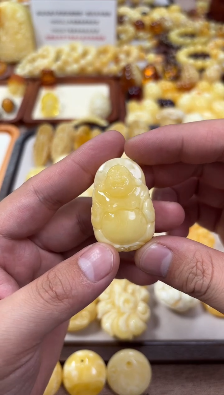 【闪购商品】蜜蜡裸石未镶嵌雕刻