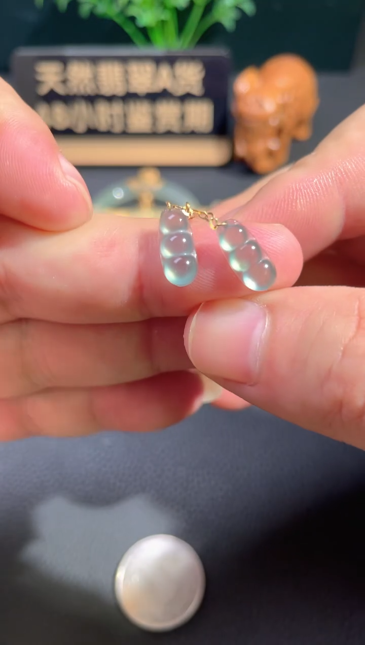 颈饰18K金镶嵌翡翠翡翠