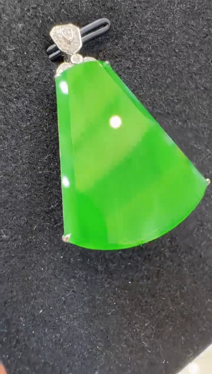 翡翠18K金镶嵌吊坠(不含链)多样性团购发一件