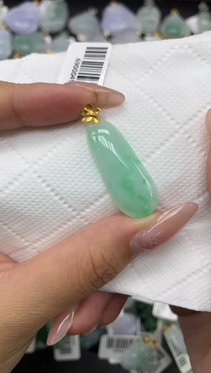 颈饰18K金镶嵌翡翠1111111111