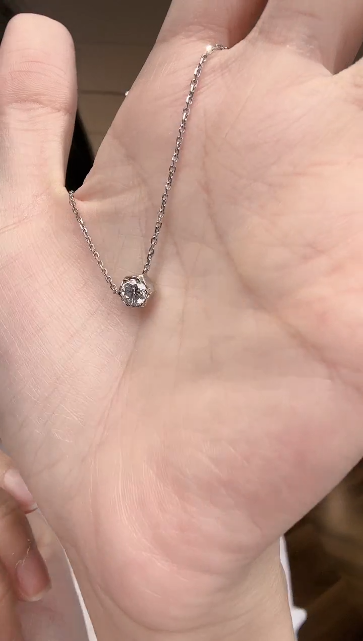 【闪购商品】钻石颈饰18K金镶嵌50分蜂巢项链