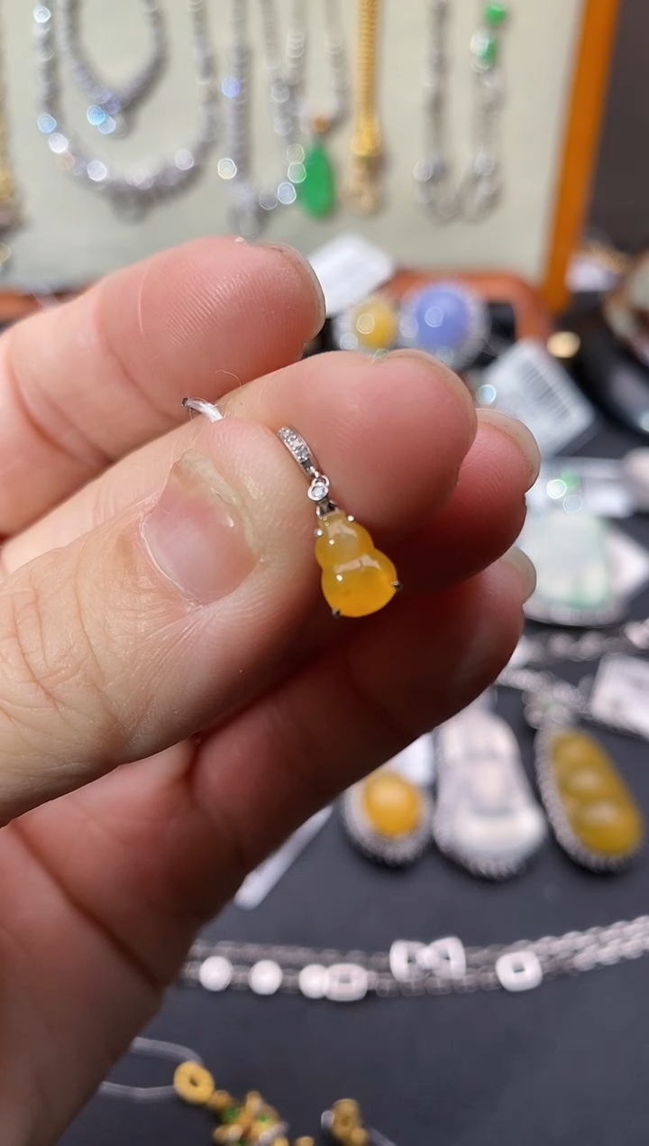 【闪购商品】翡翠吊坠(不含链)18K金镶嵌吊坠