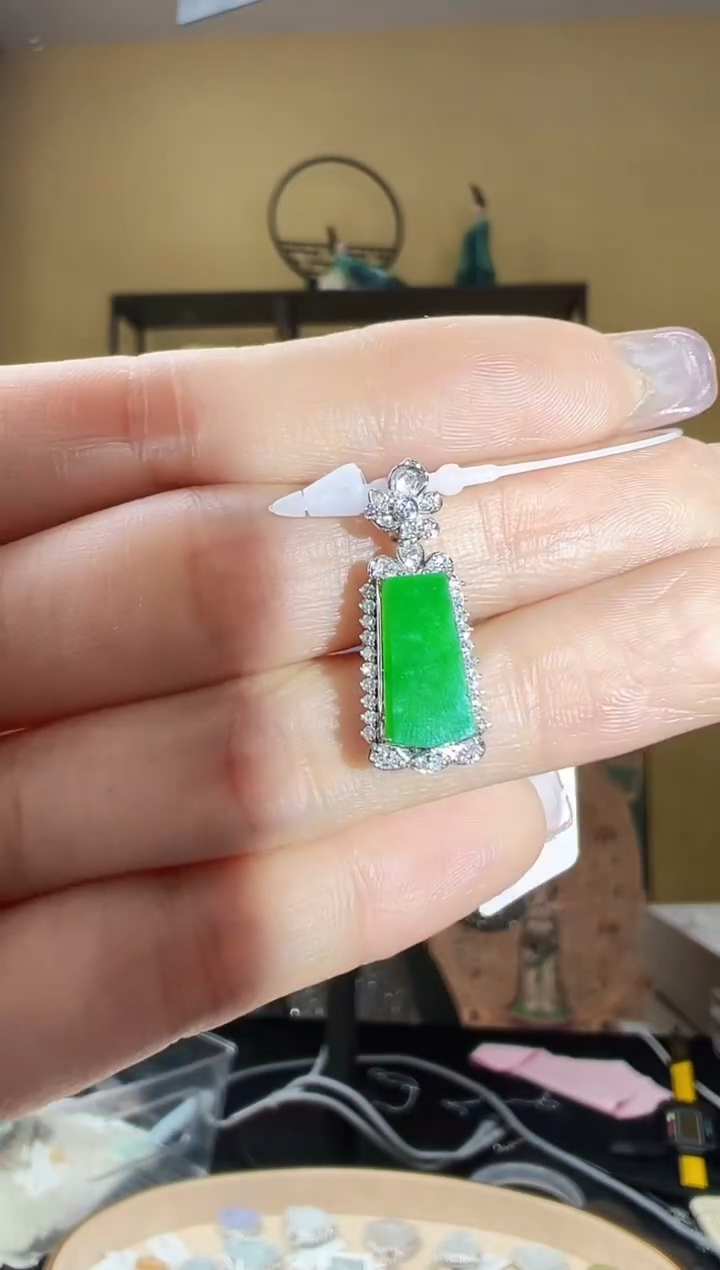 【闪购商品】翡翠颈饰18K金镶嵌DFZ0211-134