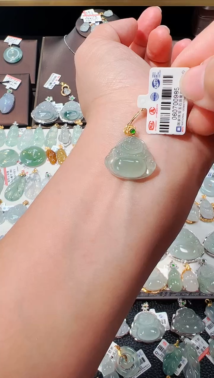 【闪购商品】翡翠吊坠(不含链)18K金镶嵌佛公吊坠985