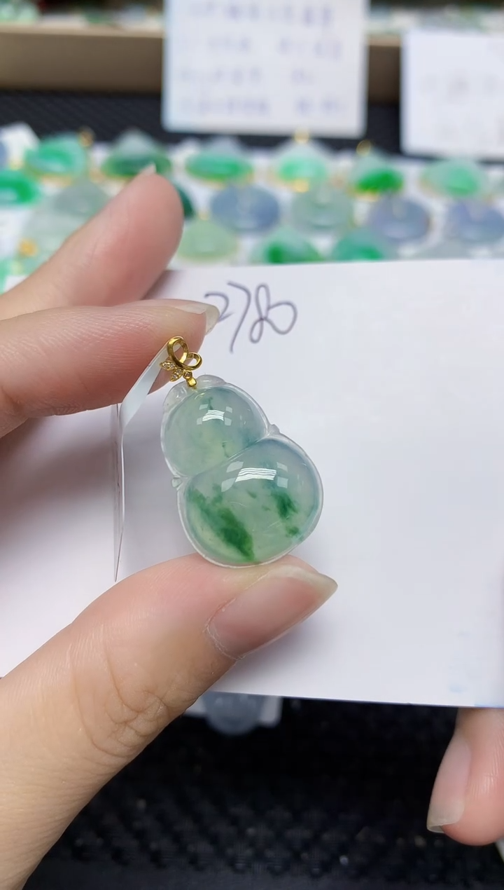 翡翠18K金镶嵌颈饰天然缅甸翡翠A货