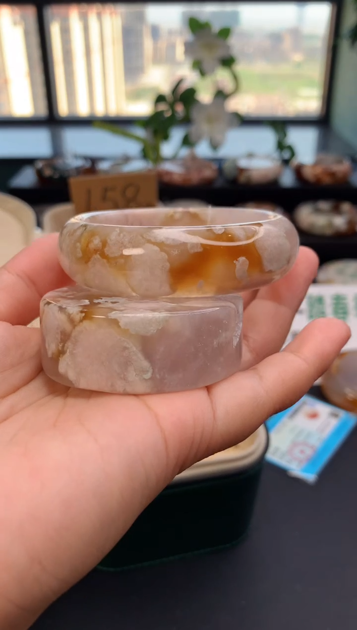 石英质玉手镯未镶嵌赠送镯心（圈口56