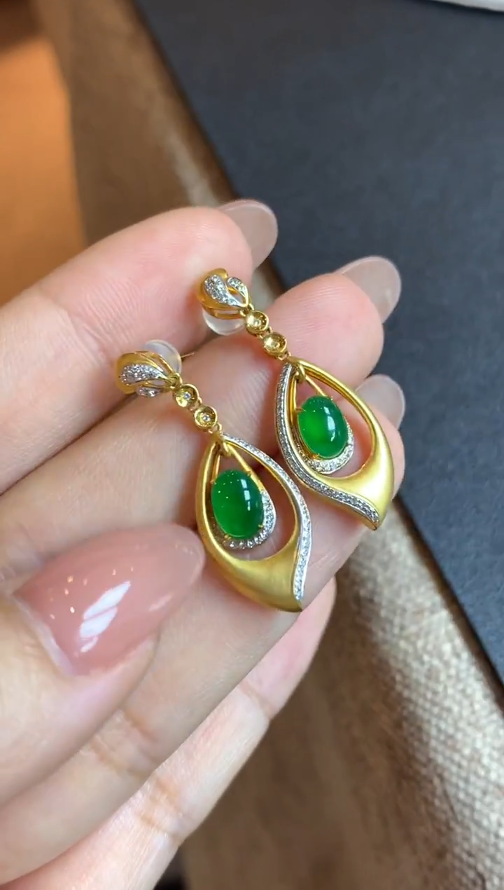 【闪购商品】翡翠耳饰18K金镶嵌翡翠耳钉