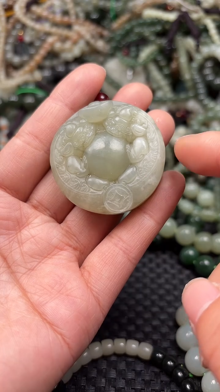 颈饰未镶嵌和田玉1