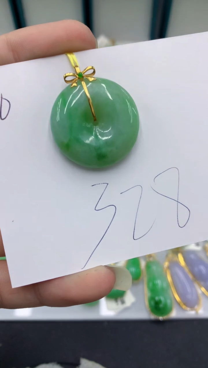 【闪购商品】翡翠颈饰18K金镶嵌翡翠