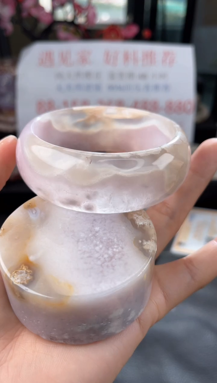 【闪购商品】石英质玉手镯未镶嵌62