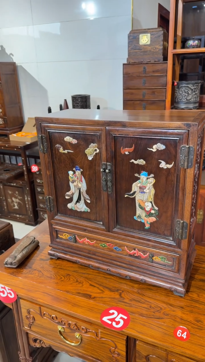 木木头款黄花梨百宝嵌小柜子7800.888