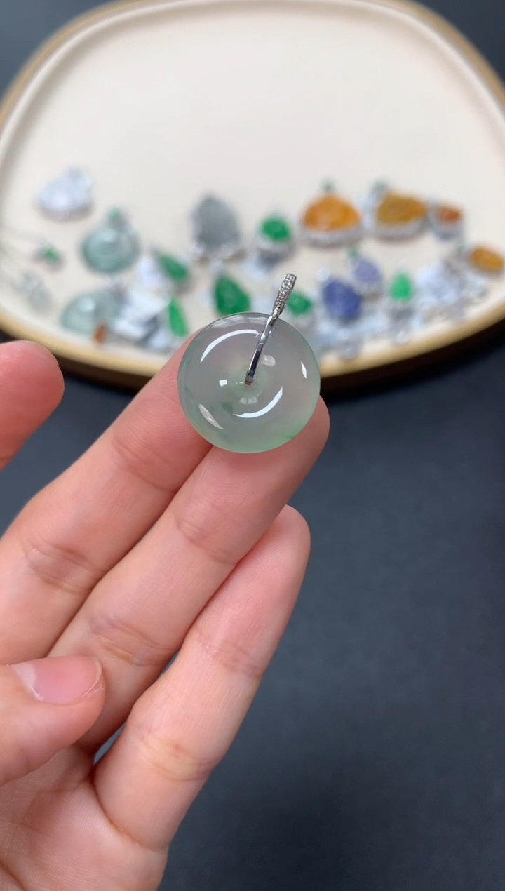 【闪购商品】翡翠吊坠(不含链)18K金镶嵌1980