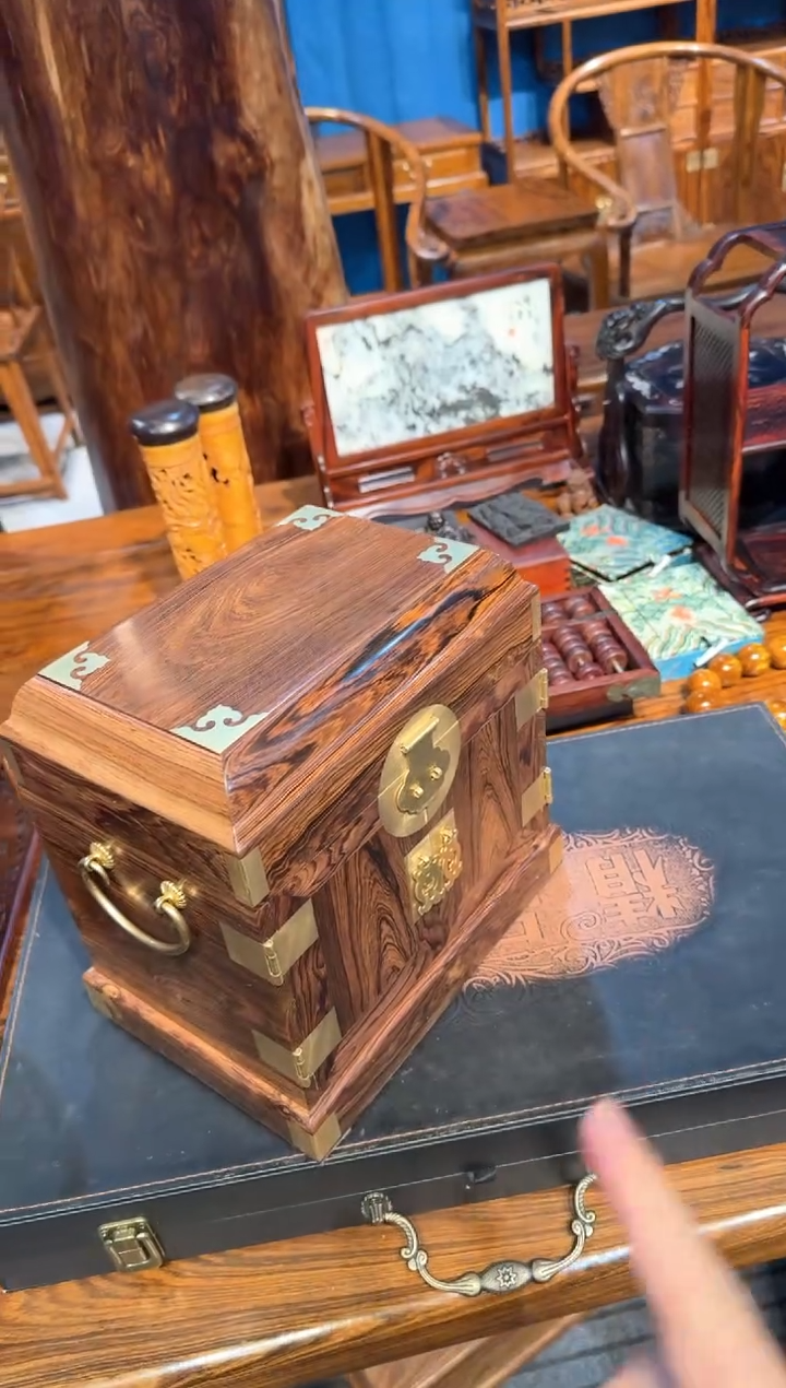 【闪购商品】木黄花梨官皮箱000000000000