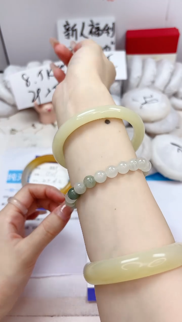 石英质玉手镯未镶嵌358-奶青美人条-圈口60