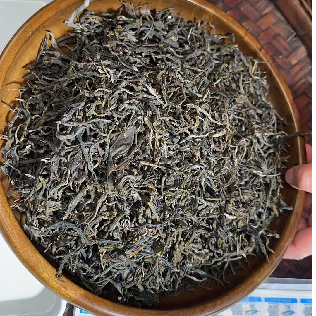 MK1671号2025年{春}冰岛地界混采晒青茶散茶