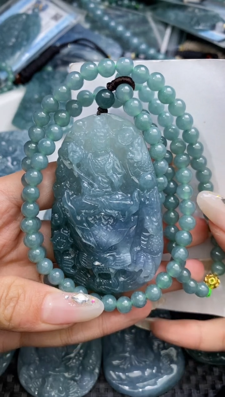 【闪购商品】翡翠颈饰未镶嵌          