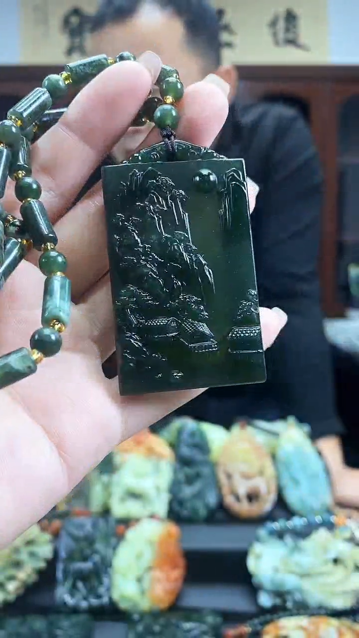 【闪购商品】蛇纹石玉吊坠未镶嵌·