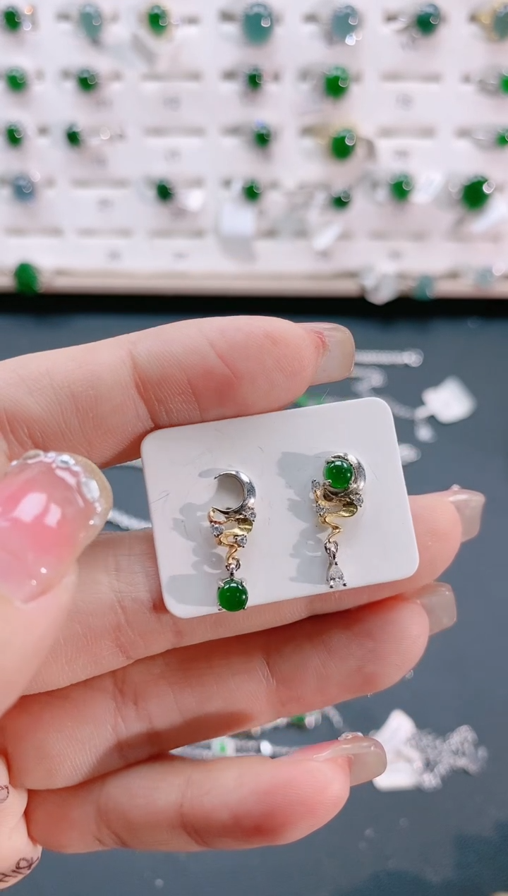 【闪购商品】翡翠耳饰银S925镶嵌天然翡翠