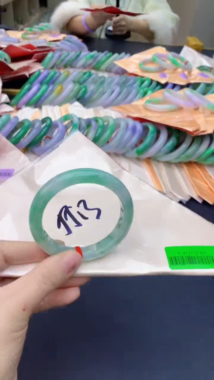 【闪购商品】翡翠手镯未镶嵌0028605186