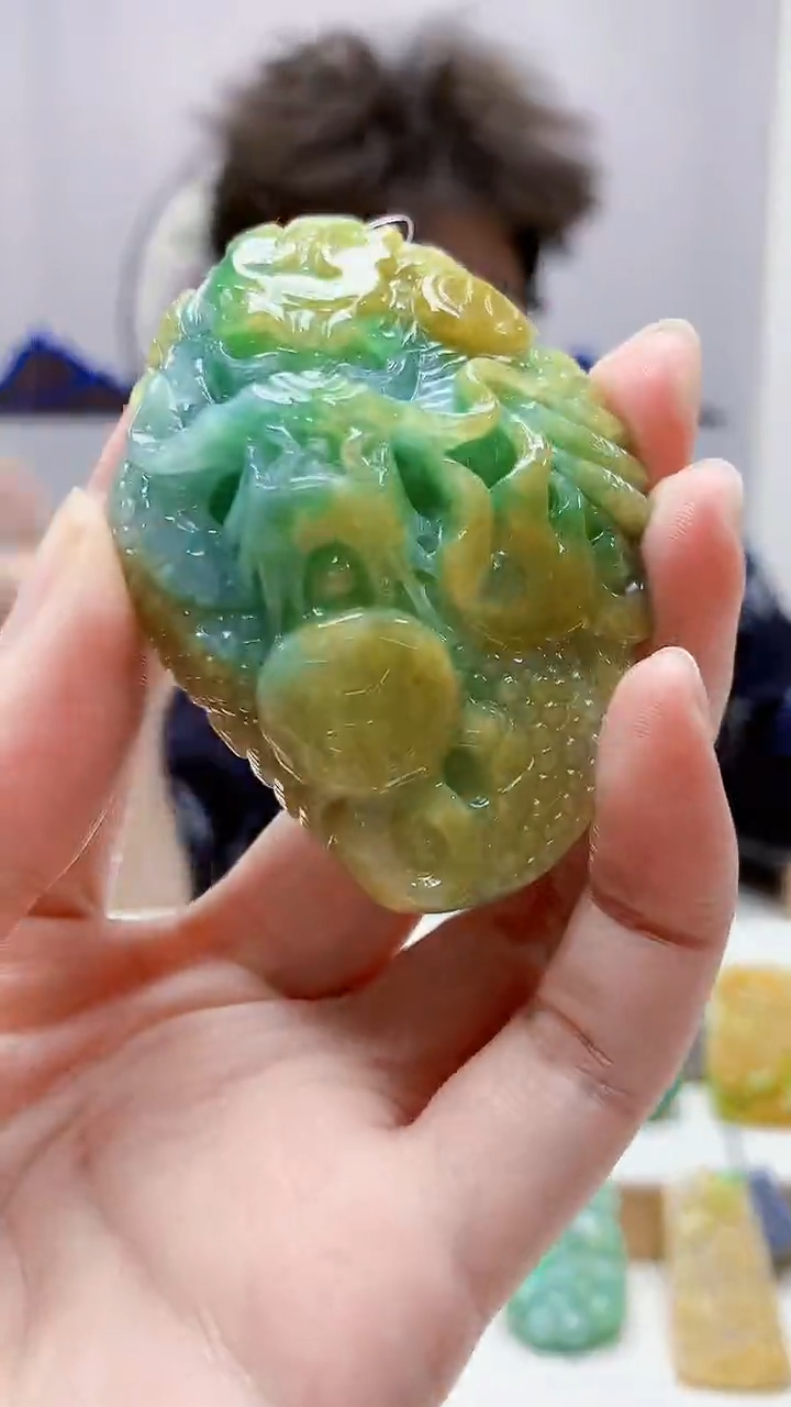 未镶嵌定制翡翠4688zm-毛货挂件7龙牌