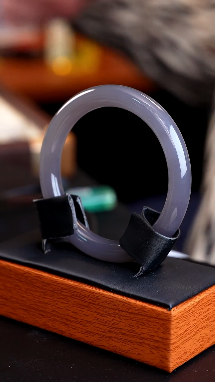 未镶嵌手镯和田玉黛*萌冰烟紫圆条手镯54mm