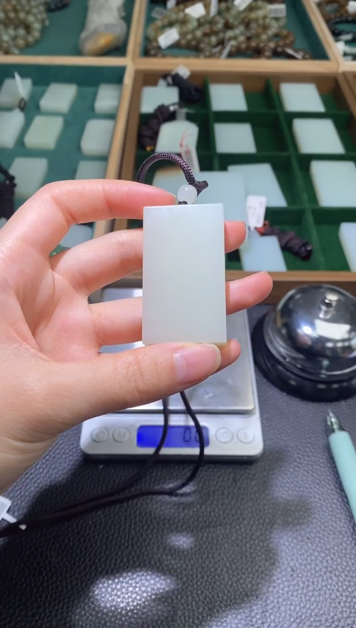 定制和田玉且末料无事牌