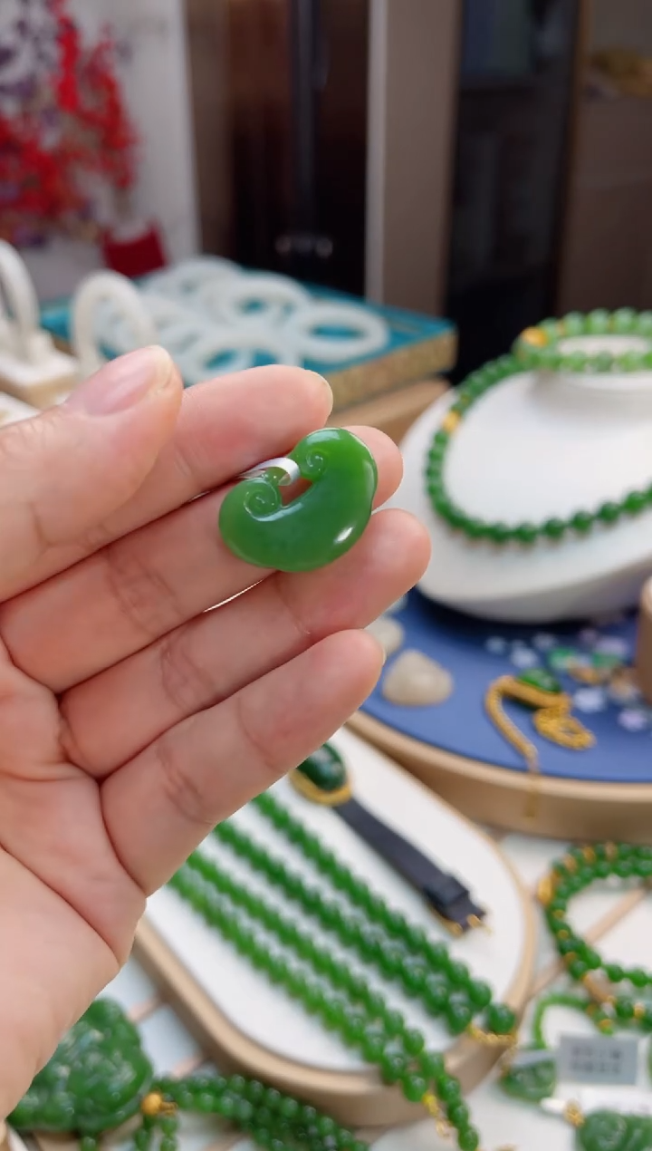 【闪购商品】和田玉吊坠未镶嵌如意