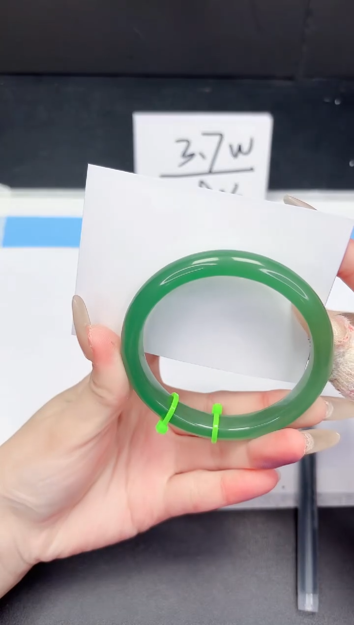 【闪购商品】石英质玉手镯未镶嵌384-59.6