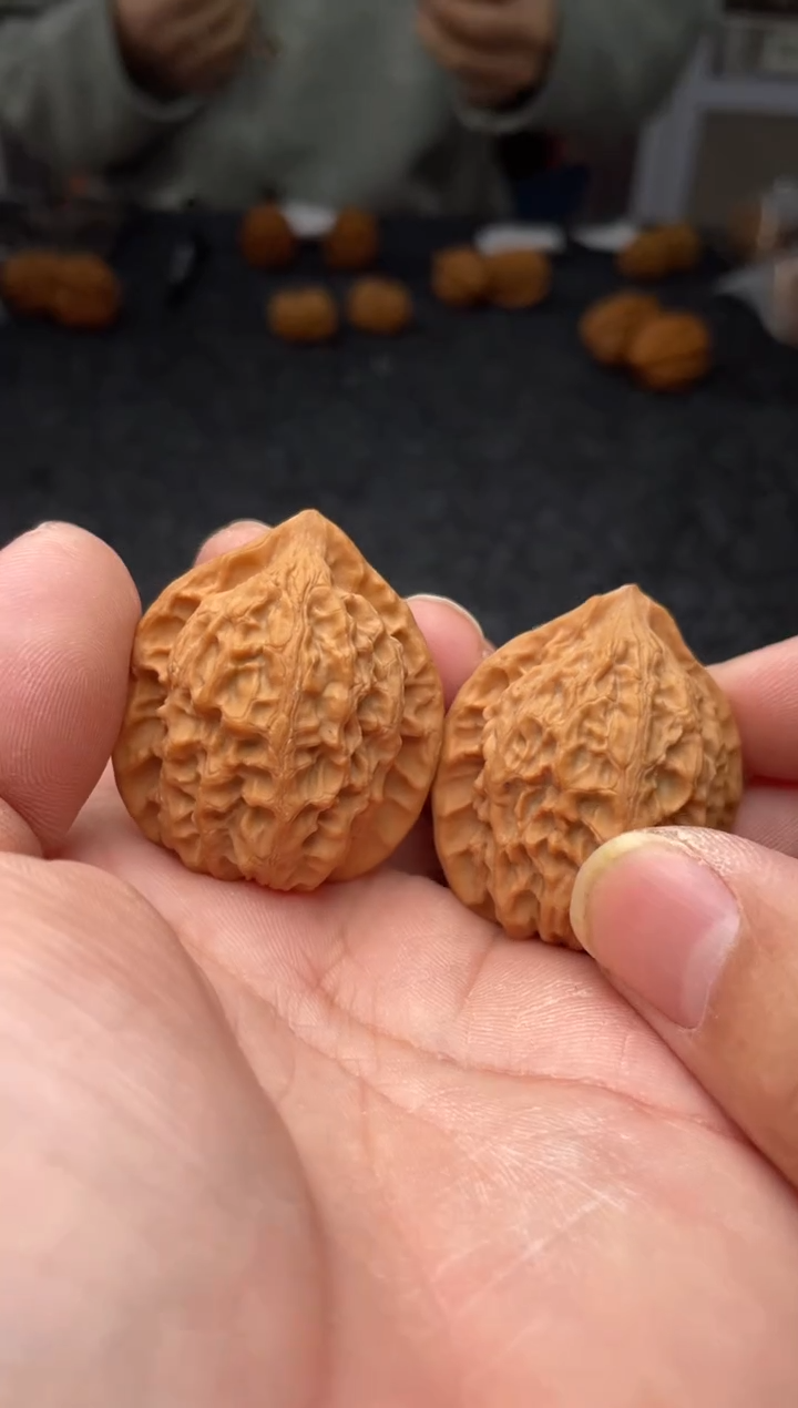 把件文玩核桃B  318号  36 尺金牛