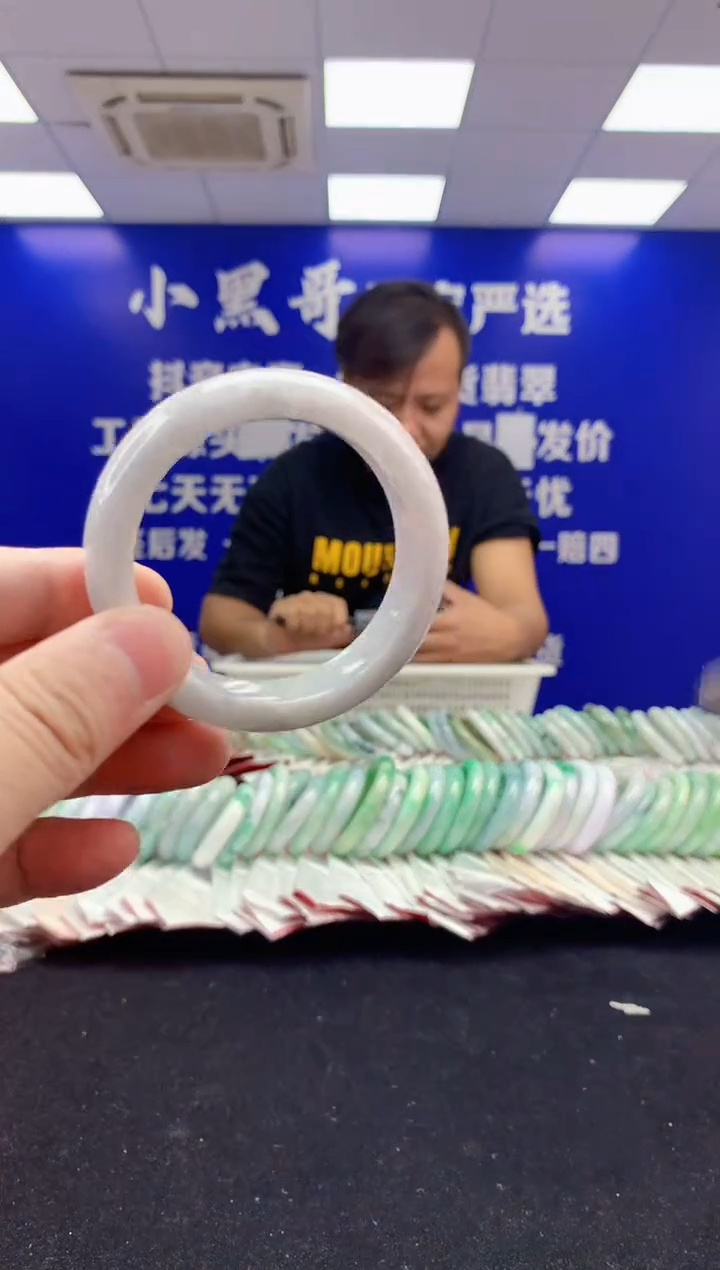 未镶嵌手镯翡翠赵**?AAAAAAAAAAAA