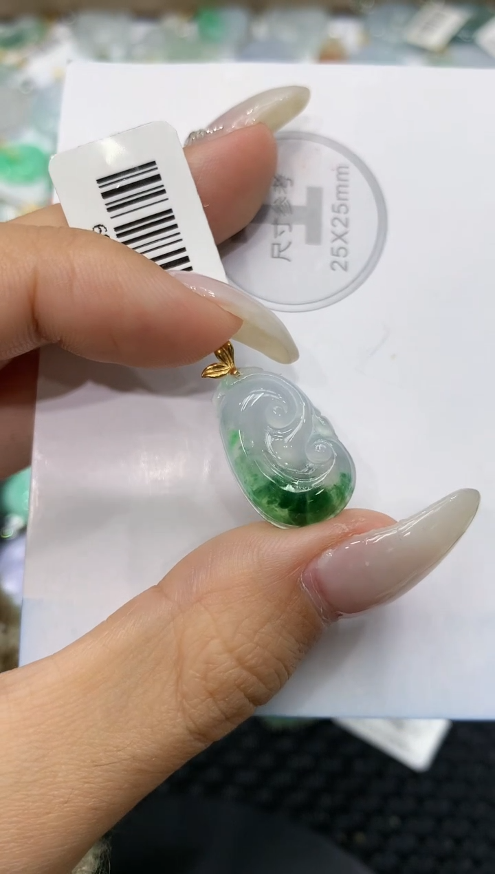 颈饰18K金镶嵌翡翠111111111111