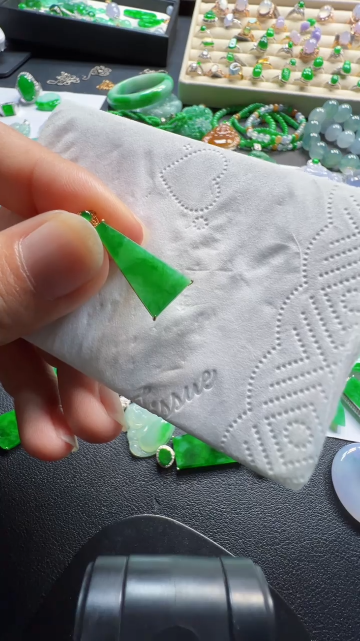 吊坠(不含链)18K金镶嵌翡翠980