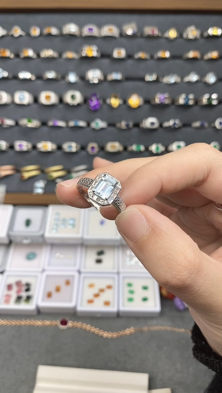 银S925镶嵌戒圈海蓝宝石静****111111