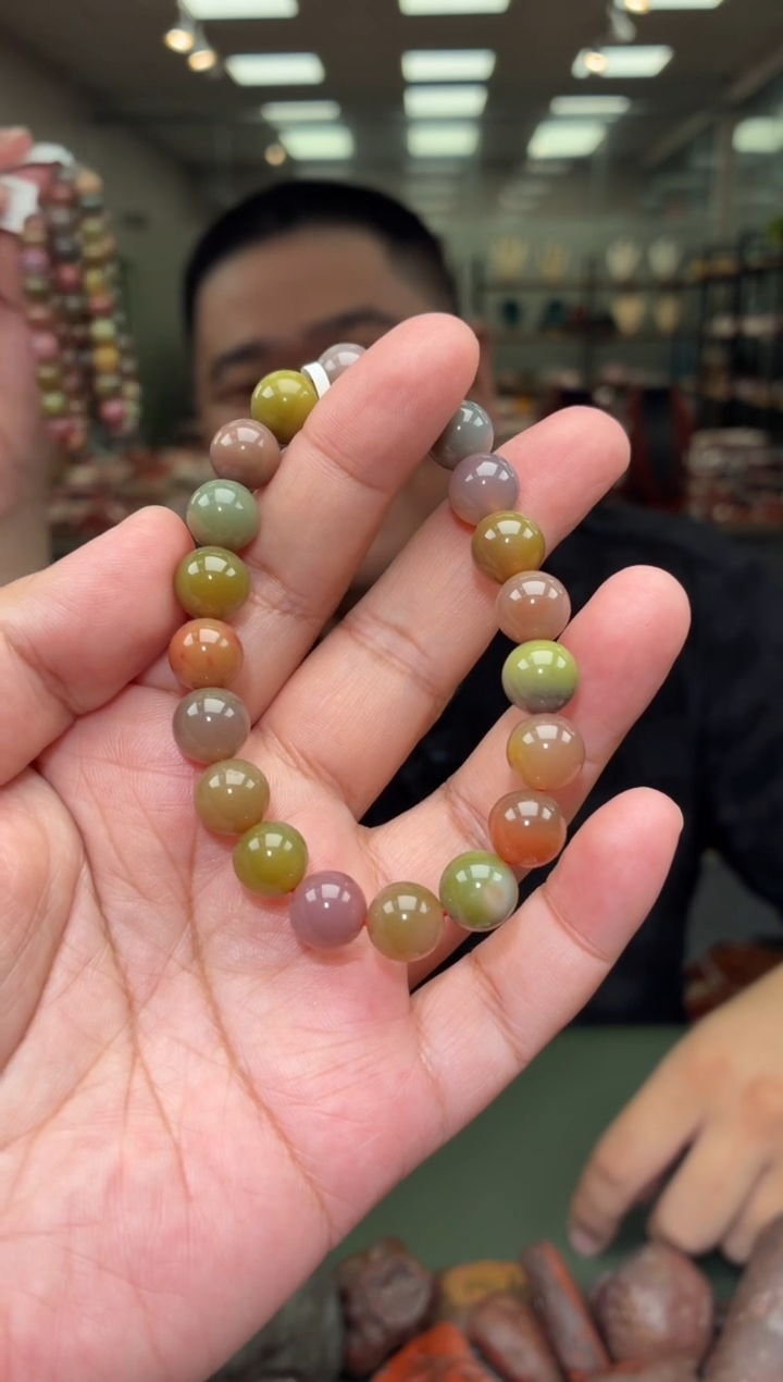 玛瑙/玉髓手串未镶嵌单圈手串一条约9mm多样性发货