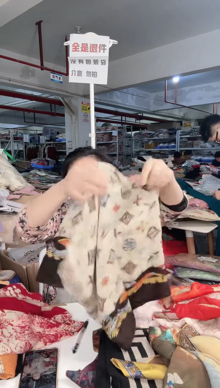 棉麻217秋冬保暖新款方巾时尚百搭围巾丝巾高级大气洋气围脖披肩