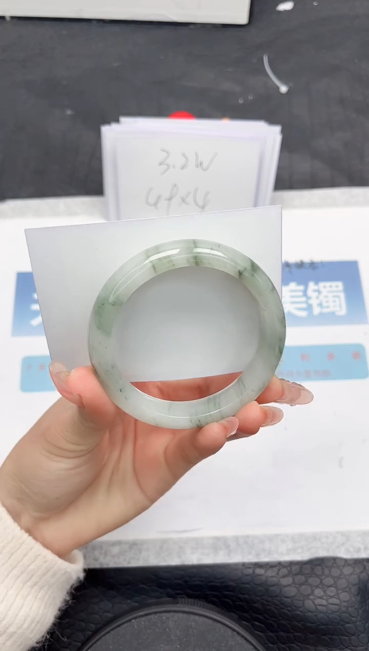 【闪购商品】石英质玉手镯未镶嵌H195-56.4