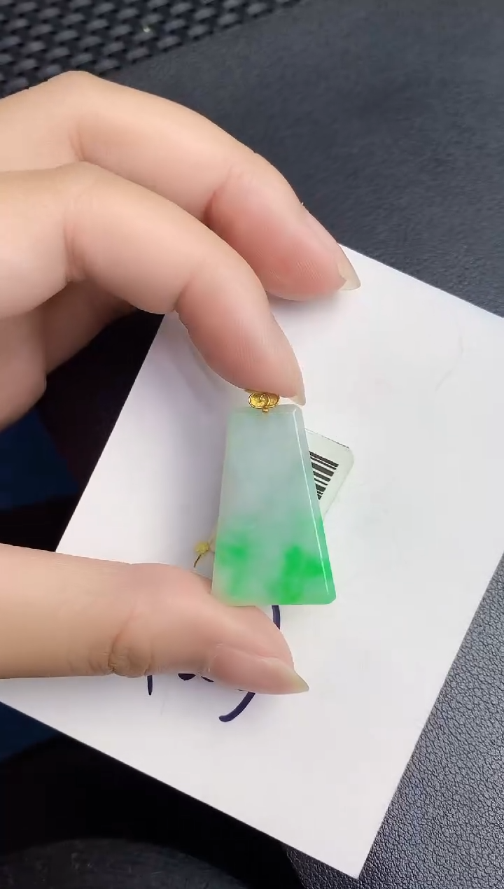 翡翠18K金镶嵌颈饰000000000