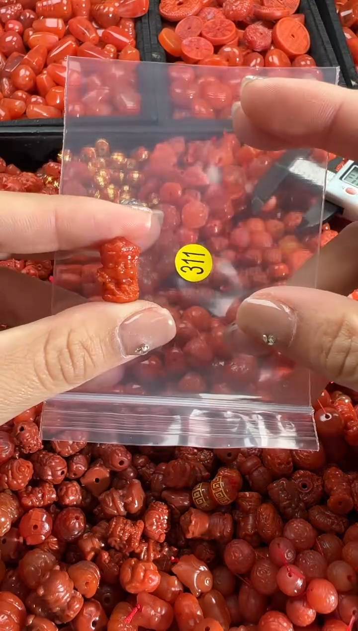 【闪购商品】南红玛瑙颈饰未镶嵌1