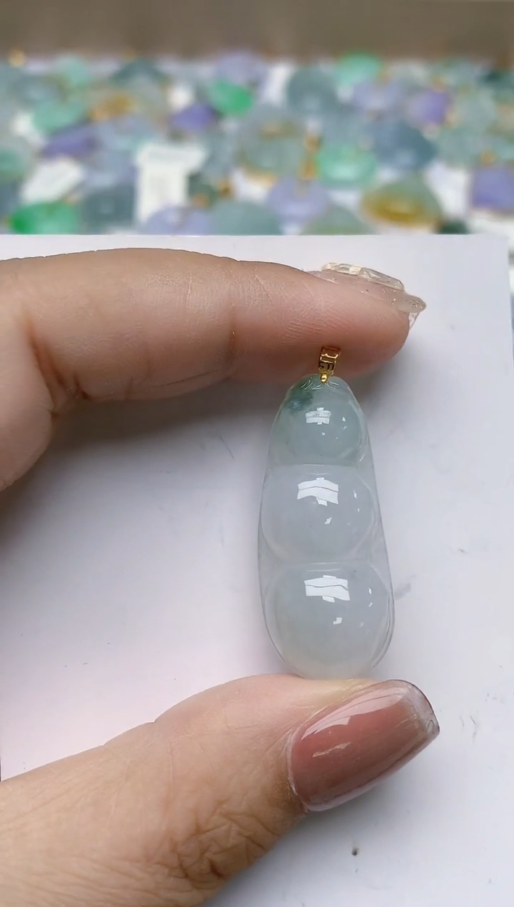 翡翠18K金镶嵌颈饰天然缅甸A货翡翠