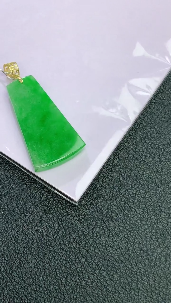 颈饰18K金镶嵌翡翠赠礼盒证书 麦麦