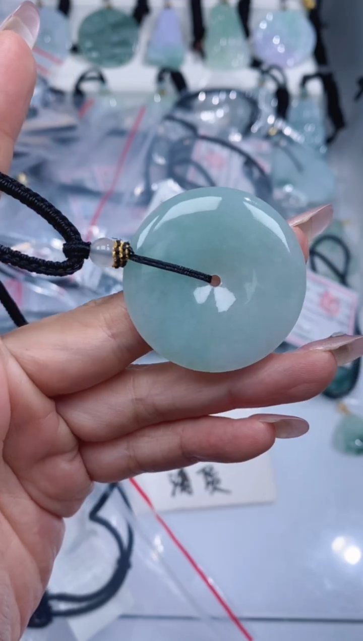 颈饰未镶嵌翡翠吊坠