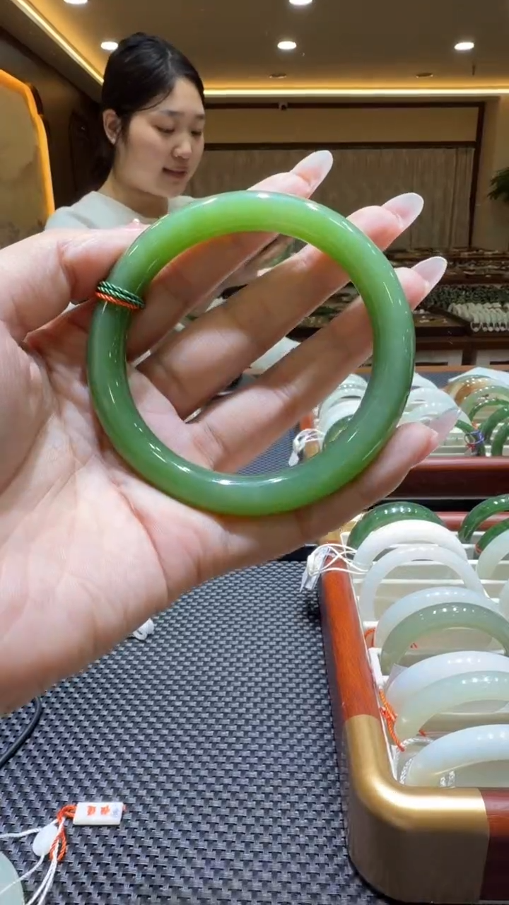 颈饰未镶嵌和田玉手镯61