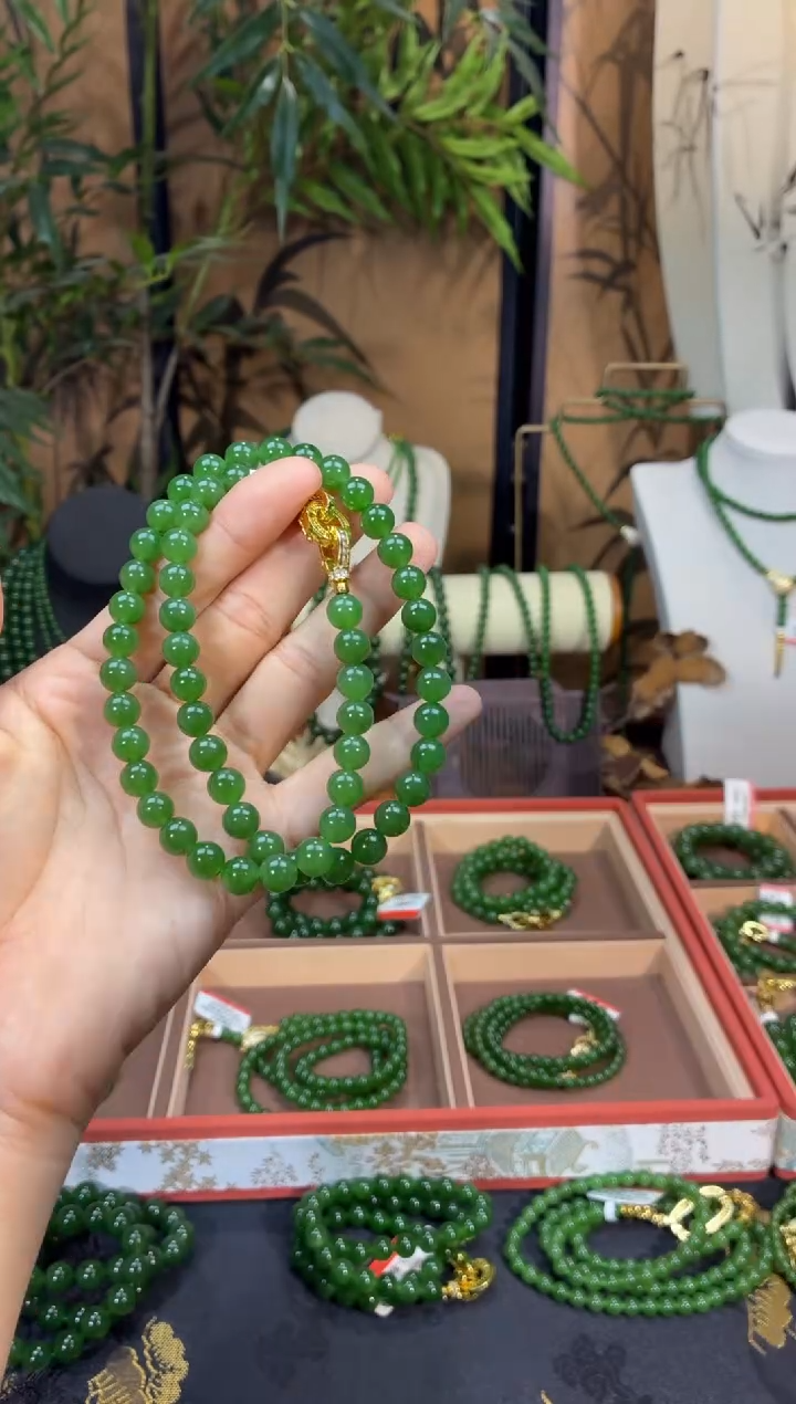 颈饰未镶嵌和田玉（碧玉）8阳绿无矿锁骨链