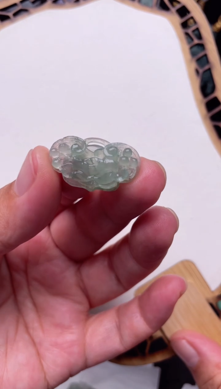 未镶嵌定制翡翠吊坠