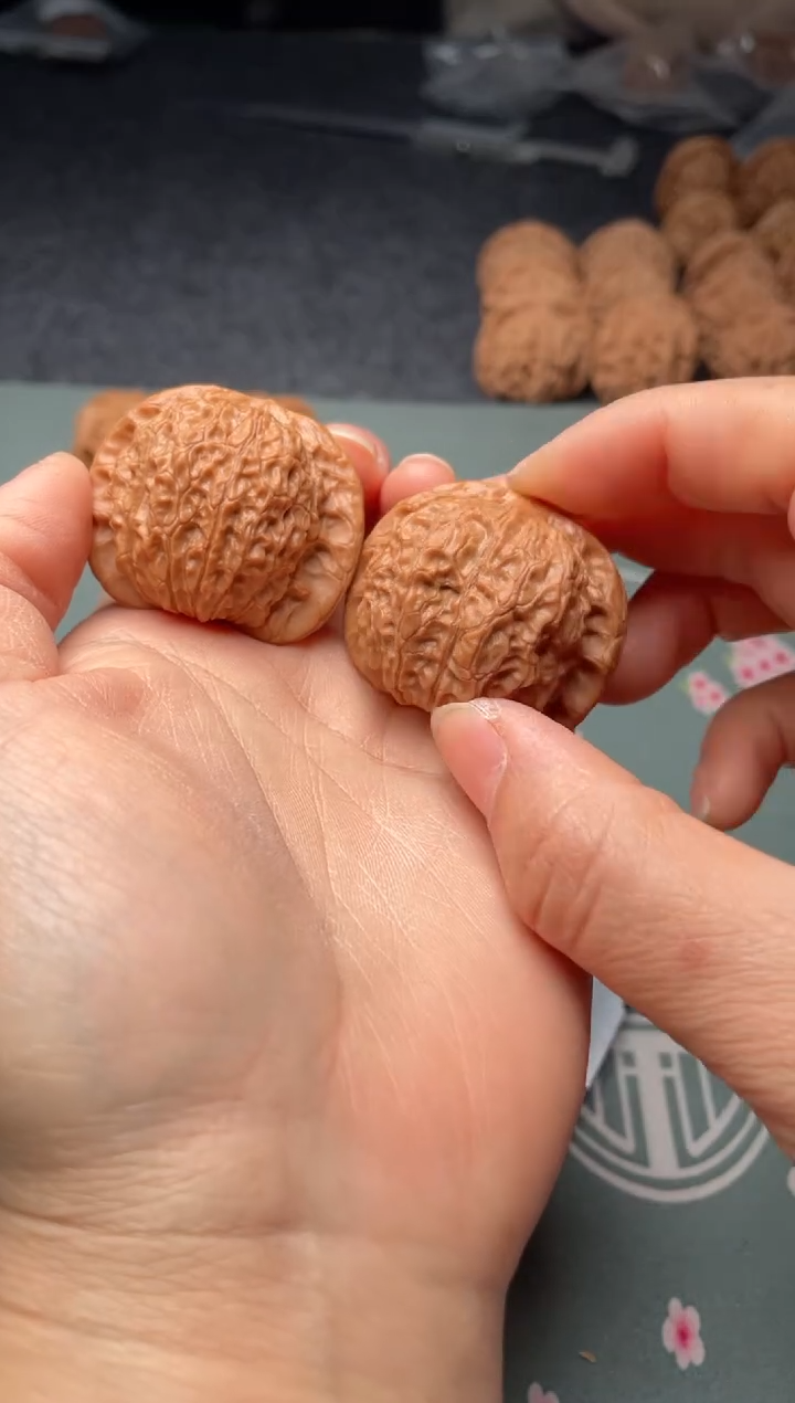 把件文玩核桃w218   血麒麟 40尺